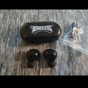 Wireless earbuds
